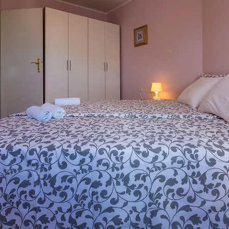 Romantisches Nur 500 Meter Zum Sandstrand Mit Meerblick, Klima, Wifi * Crikvenica