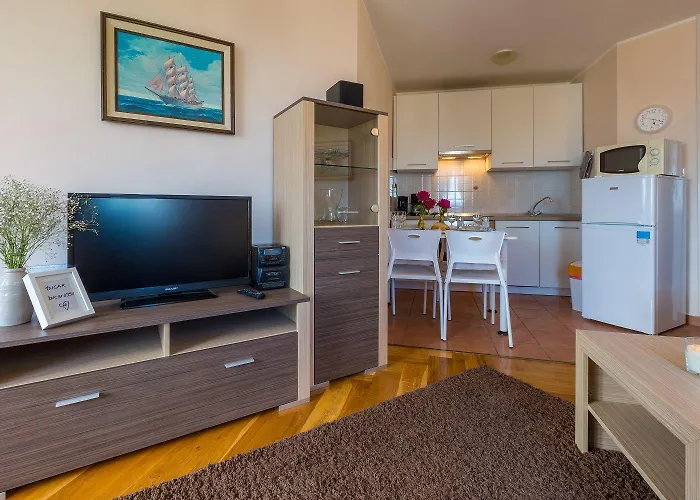 Romantisches Nur 500 Meter Zum Sandstrand Mit Meerblick, Klima, Wifi * Crikvenica