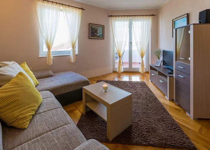 Romantisches Nur 500 Meter Zum Sandstrand Mit Meerblick, Klima, Wifi Crikvenica